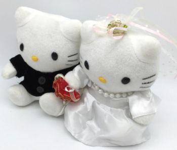 Hello Kitty婚车装饰 毛绒KT玩具 情侣礼服婚纱KT